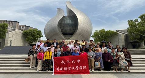 一群人的雕塑AI 生成的内容可能不正确。